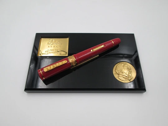 Delta Joaquin Rodrigo. Special limited edition. Burgundy resin & vermeil silver