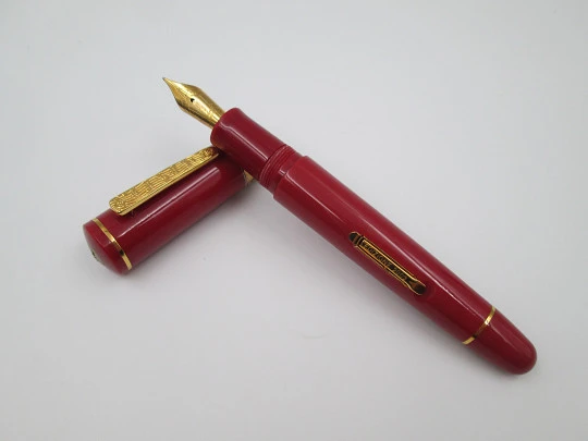 Delta Joaquin Rodrigo. Special limited edition. Burgundy resin & vermeil silver