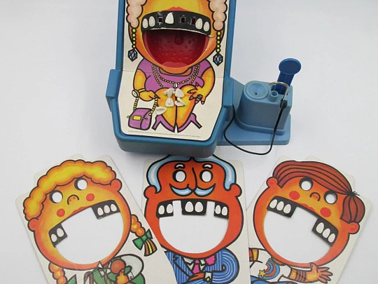 Dentist Game. Electronic toy. Congost, 1983. Plastic & cardboard. Box