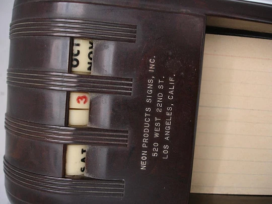 Desk notes tray. Brown bakelite. Calendar, 1940's. Autopoint