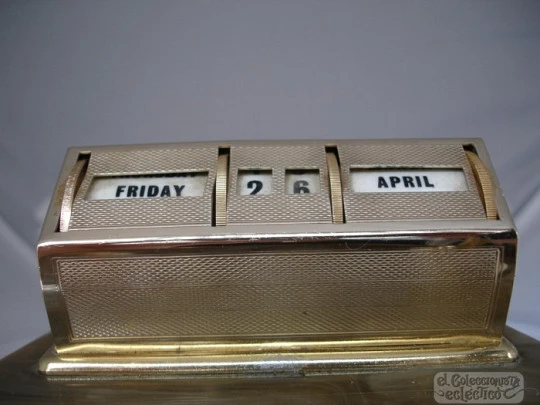 Desk & office calendar. Golden metal and marble resin. Pen holder