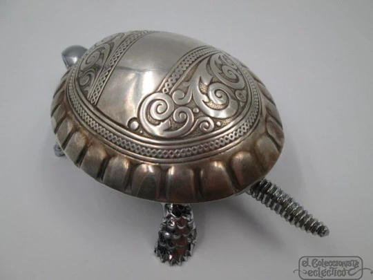 Desk / table bell. Turtle. Silver metal. Eibar (BOJ). Wind-up. 1970's