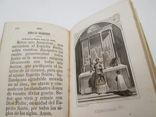 Devocionario Diamante Divino Semana Santa. Terciopelo azul y adornos dorados
