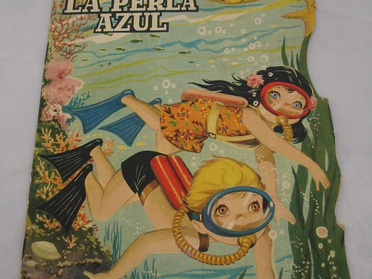 Die-cut book. Blue Pearl. 1961. Illustrator Ayné. Script Sotillos