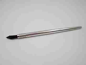 Dip calligraphy cylindrical pen. 925 sterling silver. Ribbed section. Steel nib