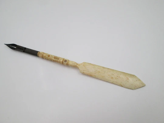 Dip calligraphy pen with letter opener. Painted bone and metal. Openwork motifs. 1900s