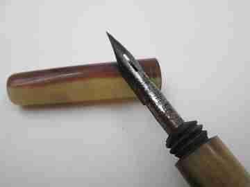 Dip calligraphy pen. Cream and brown antler. Metal nib. Europe. 1900's