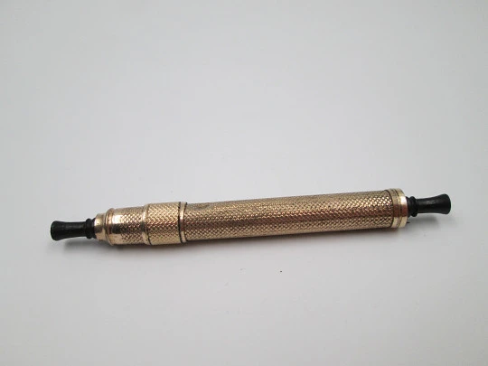 Dip calligraphy pen. Gold plated & hard rubber. Extendable end. Guilloche. Europe. 1900's