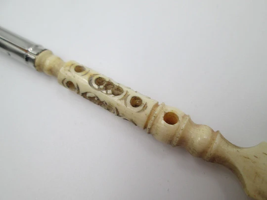 Dip calligraphy pen. Painted ivory and silver plated. Geometric motifs. 1900