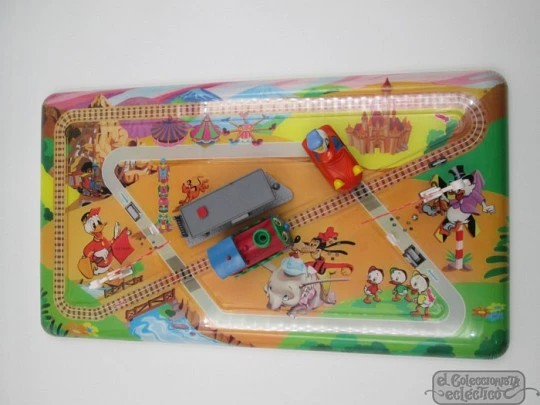 Disneyland mechanical track. Wind-up cars. Geyper. 1965. Spain. Box Disneyland mechanical track. Wind-up cars. Geyper. 1965. Spain. Box