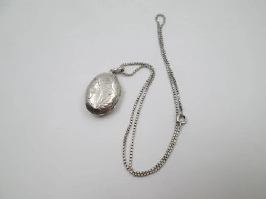 Double-sided picture frame pendant with link chain. Sterling silver. 1980's
