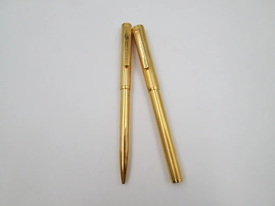 Dunhill writing set. Gold plated. 1970's. Stripe pattern. 14K nib. Germany