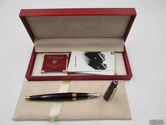 Dupont Ellipsis. Black resin & gold plated. Box. 2004. France. 18k nib