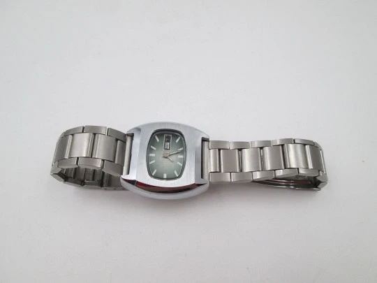 Duward Internat unisex watch. Steel & nickel plated. Calendar. Manual wind. 1970's. Swiss