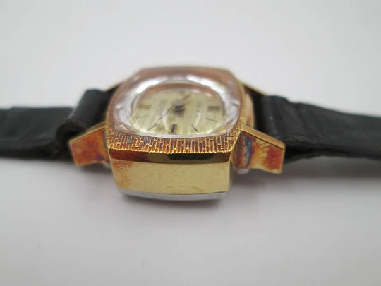 Duward ladie's watch. Stainless steel & 20 microns gold plated. Manual wind. 1970's