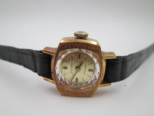 Duward ladie's watch. Stainless steel & 20 microns gold plated. Manual wind. 1970's