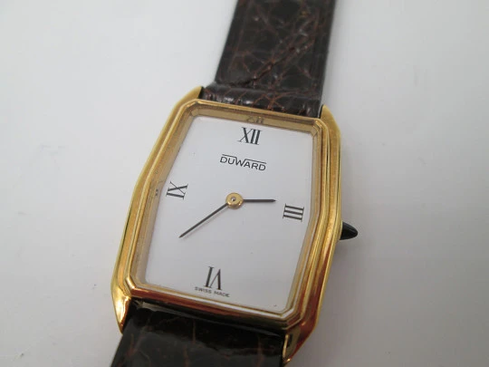 Duward reloj vestir mujer. Acero y chapado oro. Cuerda manual. Correa original. 1970
