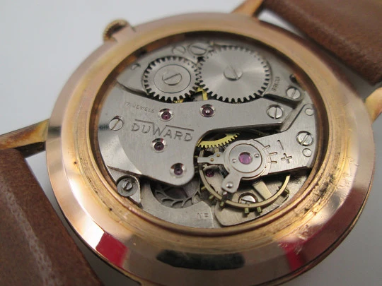 Duward Select. Steel & 10 microns gold plated. Manual wind. Small seconds hand. 1970's