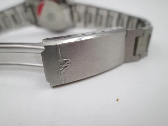 Duward Triumph mujer. Acero inoxidable. Cuerda manual. Calendario. Brazalete. 1970