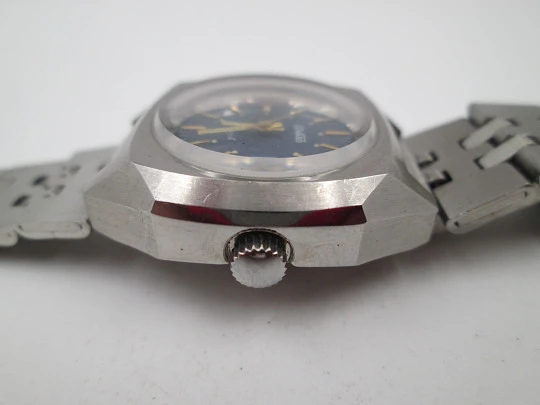 Duward Triumph women's manual wind watch. Stainless steel. Blue dial. Calendar. Bracelet