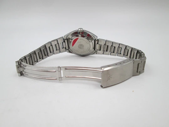 Duward Triumph women's watch. Steel. Black dial. Calendar. Manual wind. Bracelet. 1970's