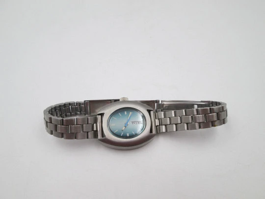 Duward women's manual wind watch. Stainless steel. Blue iridescent dial. Calendar. Bracelet Duward women's manual wind watch. Stainless steel. Blue iridescent dial. Calendar. Bracelet