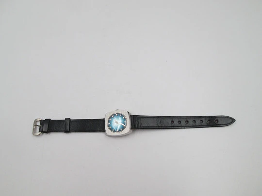Duward women's watch. Stainless steel. Blue sphere. Manual wind. Leather strap. 1970's Duward women's watch. Stainless steel. Blue sphere. Manual wind. Leather strap. 1970's