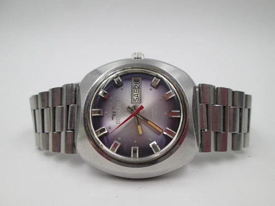 Duward. Stainless steel. Purple gray iridescent dial. Date & day. Bracelet