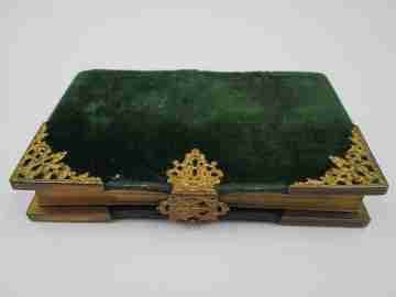 'Ejercicio Cotidiano'. Manuel Martin. Green velvet & openwork decorations. 1844.