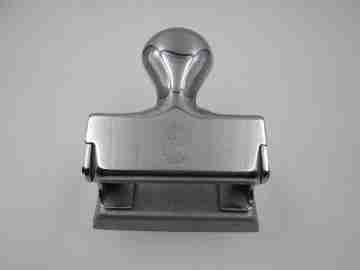 El Casco M200 paper punch hole maker. Chromed and gray lacquered metal. 1970's