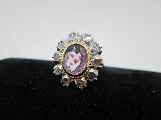 Elizabethan ring. 18k gold and silver. Diamonds and amethyst. 19th century