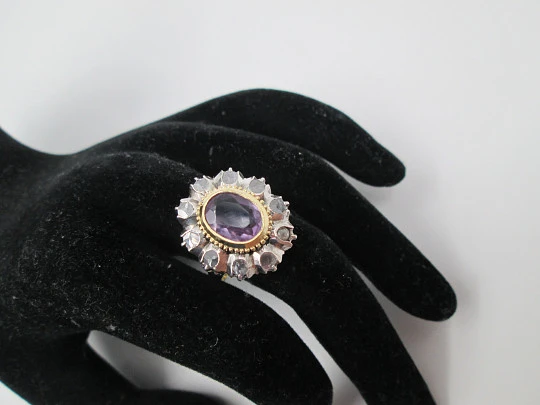 Elizabethan ring. 18k gold and silver. Diamonds and amethyst. 19th century