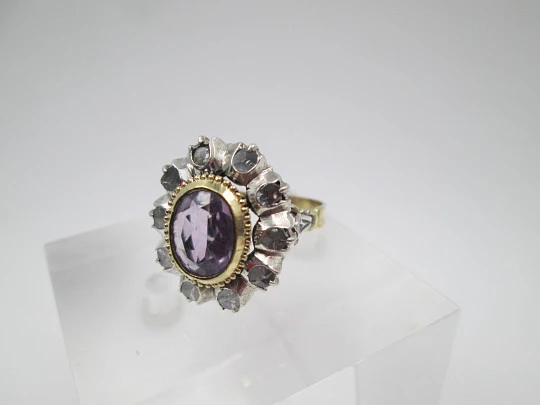 Elizabethan ring. 18k gold and silver. Diamonds and amethyst. 19th century