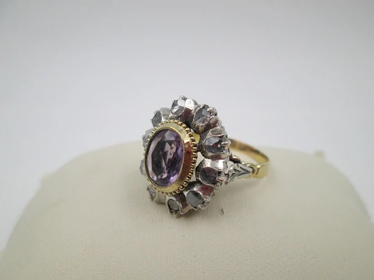 Elizabethan ring. 18k gold and silver. Diamonds and amethyst. 19th century