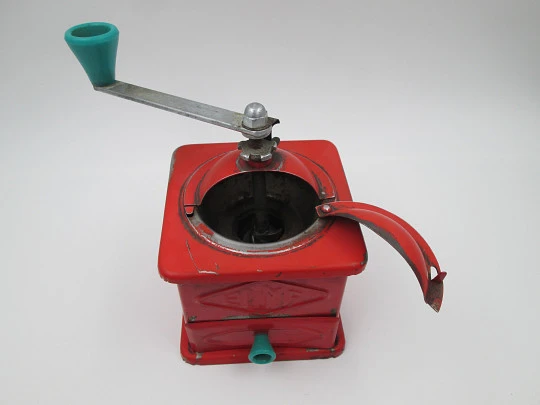 Elma coffee grinder. Red lacquer metal and green plastic details. Spain. 1950's