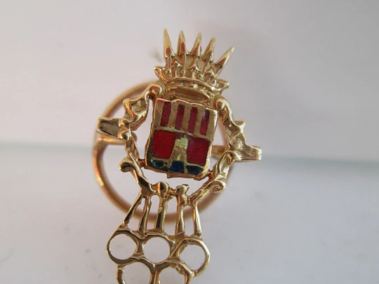 Emblema solapa. Oro 18K y esmalte. Escudo Alicante. Aros. Años 40