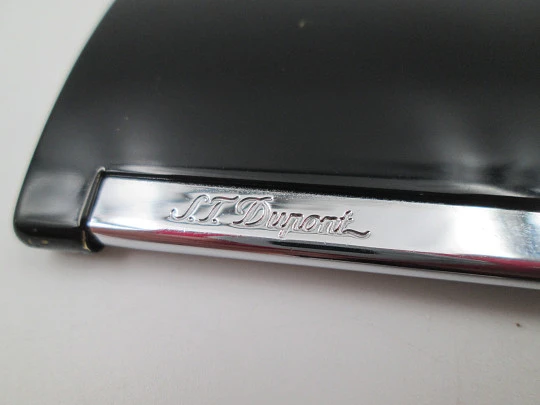 Encendedor de antorcha a gas S.T. Dupont Slim 7. Laca negra y metal cromado. Estuche Encendedor de antorcha a gas S.T. Dupont Slim 7. Laca negra y metal cromado. Estuche