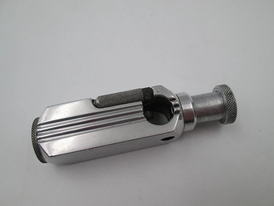 Encendedor de bolsillo a gasolina para pipa Flamidor Flambeau. Aluminio. Francia. 1948 Encendedor de bolsillo a gasolina para pipa Flamidor Flambeau. Aluminio. Francia. 1948