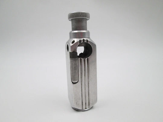 Encendedor de bolsillo a gasolina para pipa Flamidor Flambeau. Aluminio. Francia. 1948