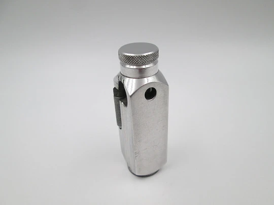 Encendedor de bolsillo a gasolina para pipa Flamidor Flambeau. Aluminio. Francia. 1948 Encendedor de bolsillo a gasolina para pipa Flamidor Flambeau. Aluminio. Francia. 1948