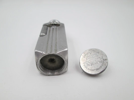 Encendedor de bolsillo a gasolina para pipa Flamidor Flambeau. Aluminio. Francia. 1948 Encendedor de bolsillo a gasolina para pipa Flamidor Flambeau. Aluminio. Francia. 1948