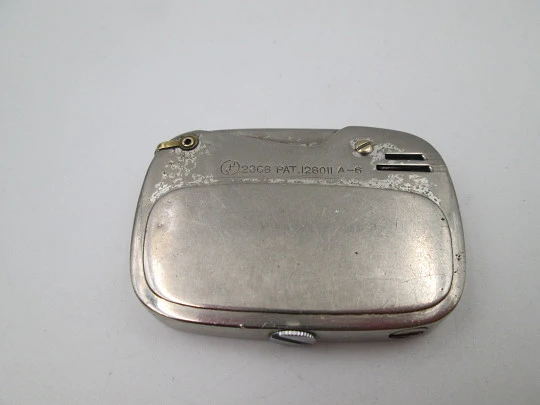 Encendedor de bolsillo a gasolina Sarome Elegance. Latón plateado. 1950. Japón Encendedor de bolsillo a gasolina Sarome Elegance. Latón plateado. 1950. Japón