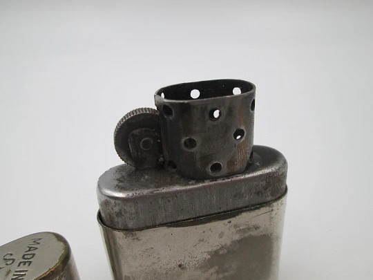 Encendedor de gasolina Orlik Stormproof No.66. Austria. Latón plateado. 1920