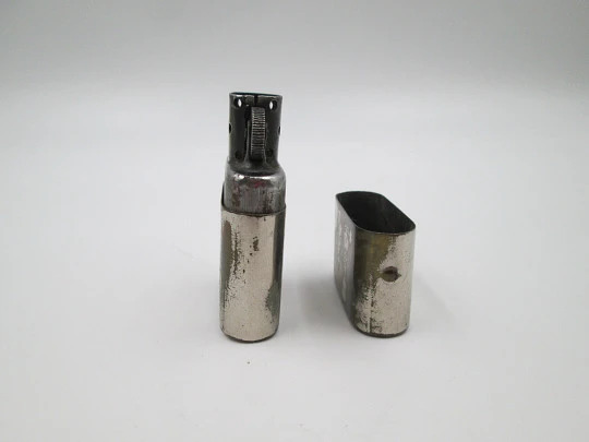 Encendedor de gasolina Orlik Stormproof No.66. Austria. Latón plateado. 1920