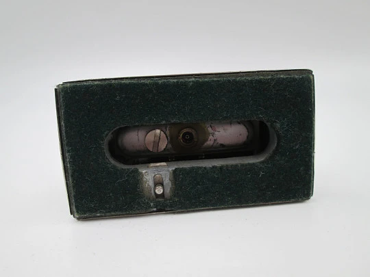 Encendedor de sobremesa a gas Augusta. Metal plateado, nácar y madreperla. 1970