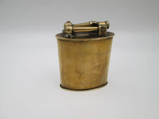 Encendedor de sobremesa a gasolina en bronce. Modelo de martillo. Francia. 1930 Encendedor de sobremesa a gasolina en bronce. Modelo de martillo. Francia. 1930