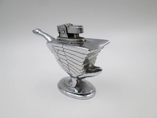 Encendedor de sobremesa a gasolina. Metal plateado. Forma de cisne. Japón. 1960 Encendedor de sobremesa a gasolina. Metal plateado. Forma de cisne. Japón. 1960