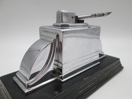 Encendedor de sobremesa art decó a gasolina Ronson Touch-Tip. Metal cromado. 1930 Encendedor de sobremesa art decó a gasolina Ronson Touch-Tip. Metal cromado. 1930