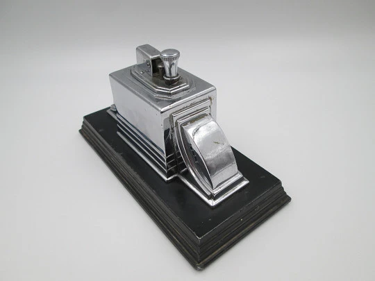 Encendedor de sobremesa art decó a gasolina Ronson Touch-Tip. Metal cromado. 1930 Encendedor de sobremesa art decó a gasolina Ronson Touch-Tip. Metal cromado. 1930