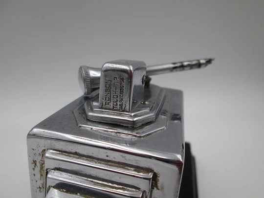 Encendedor de sobremesa art decó a gasolina Ronson Touch-Tip. Metal cromado. 1930 Encendedor de sobremesa art decó a gasolina Ronson Touch-Tip. Metal cromado. 1930